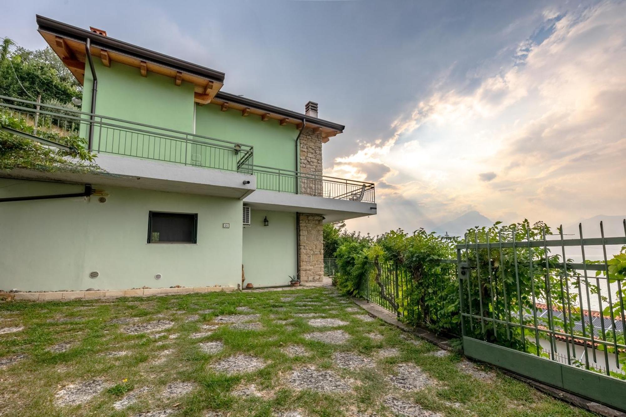 Villa Al Salto - Lake Garda Brenzone sul Garda Luaran gambar
