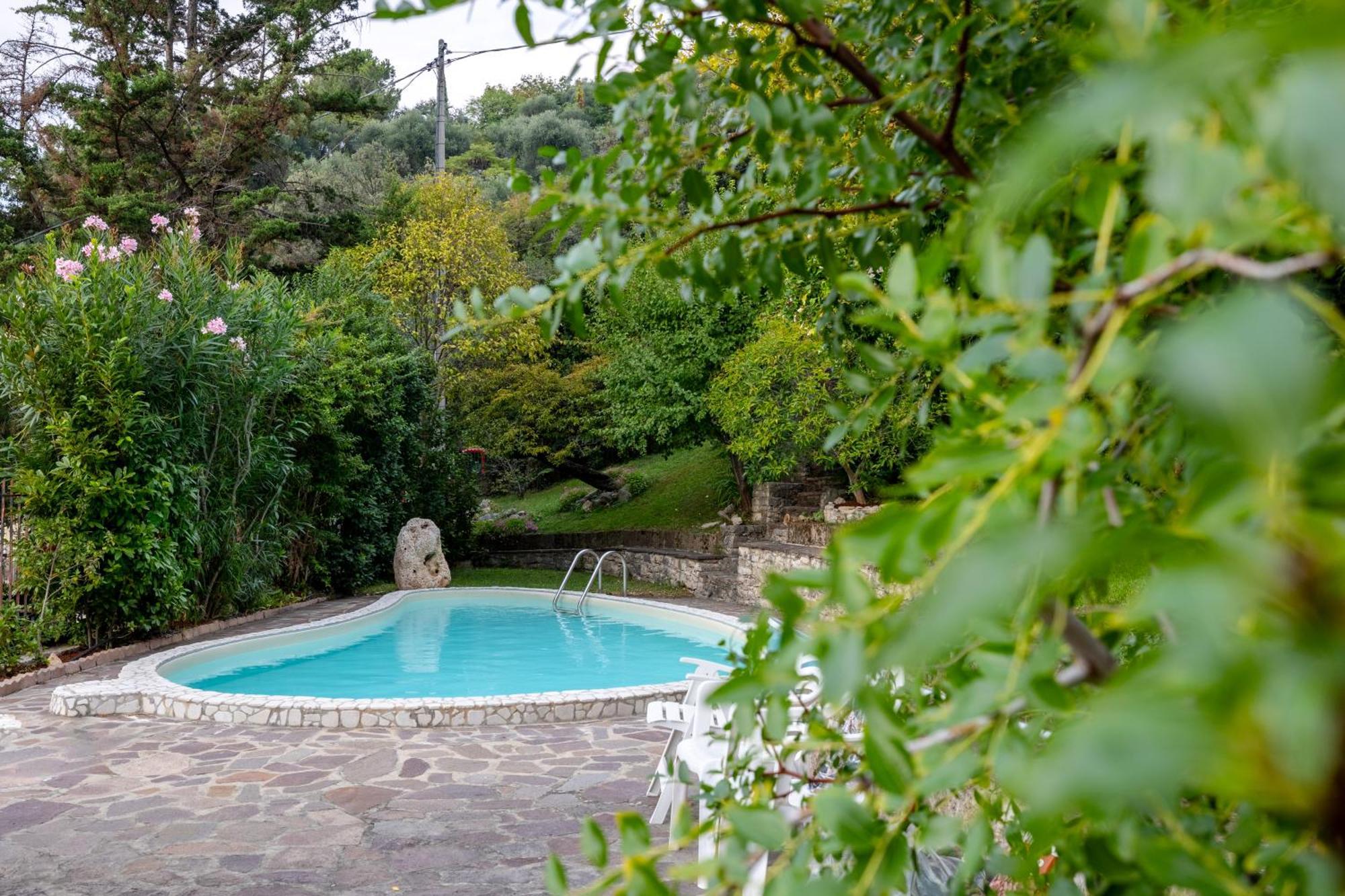 Villa Al Salto - Lake Garda Brenzone sul Garda Luaran gambar