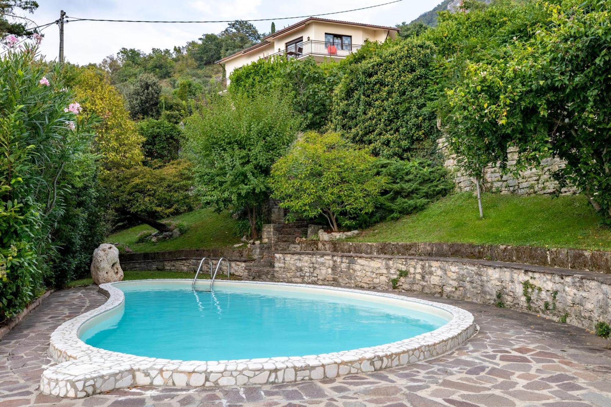 Villa Al Salto - Lake Garda Brenzone sul Garda Luaran gambar