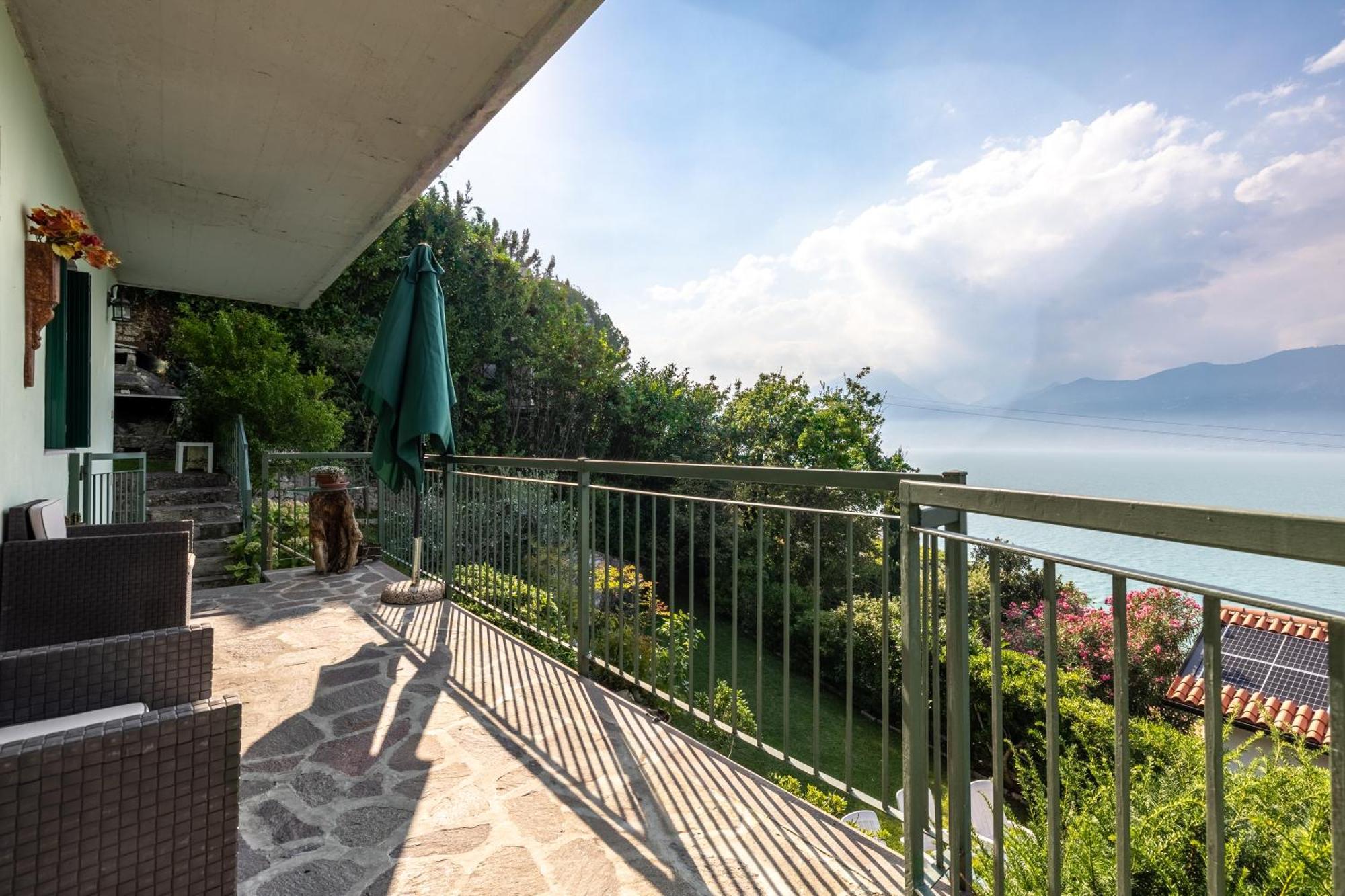 Villa Al Salto - Lake Garda Brenzone sul Garda Luaran gambar